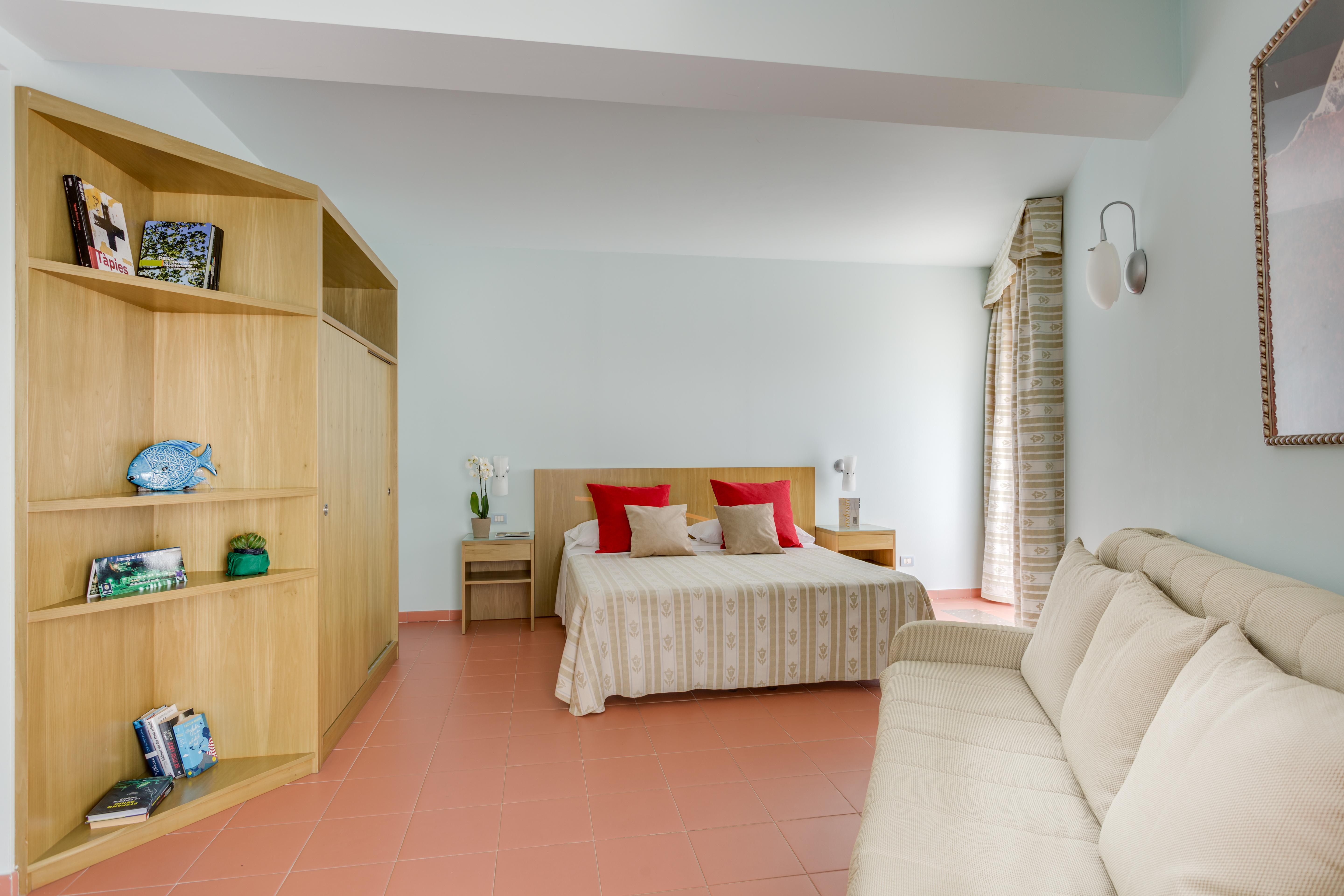Rada Siri Hotel 4*