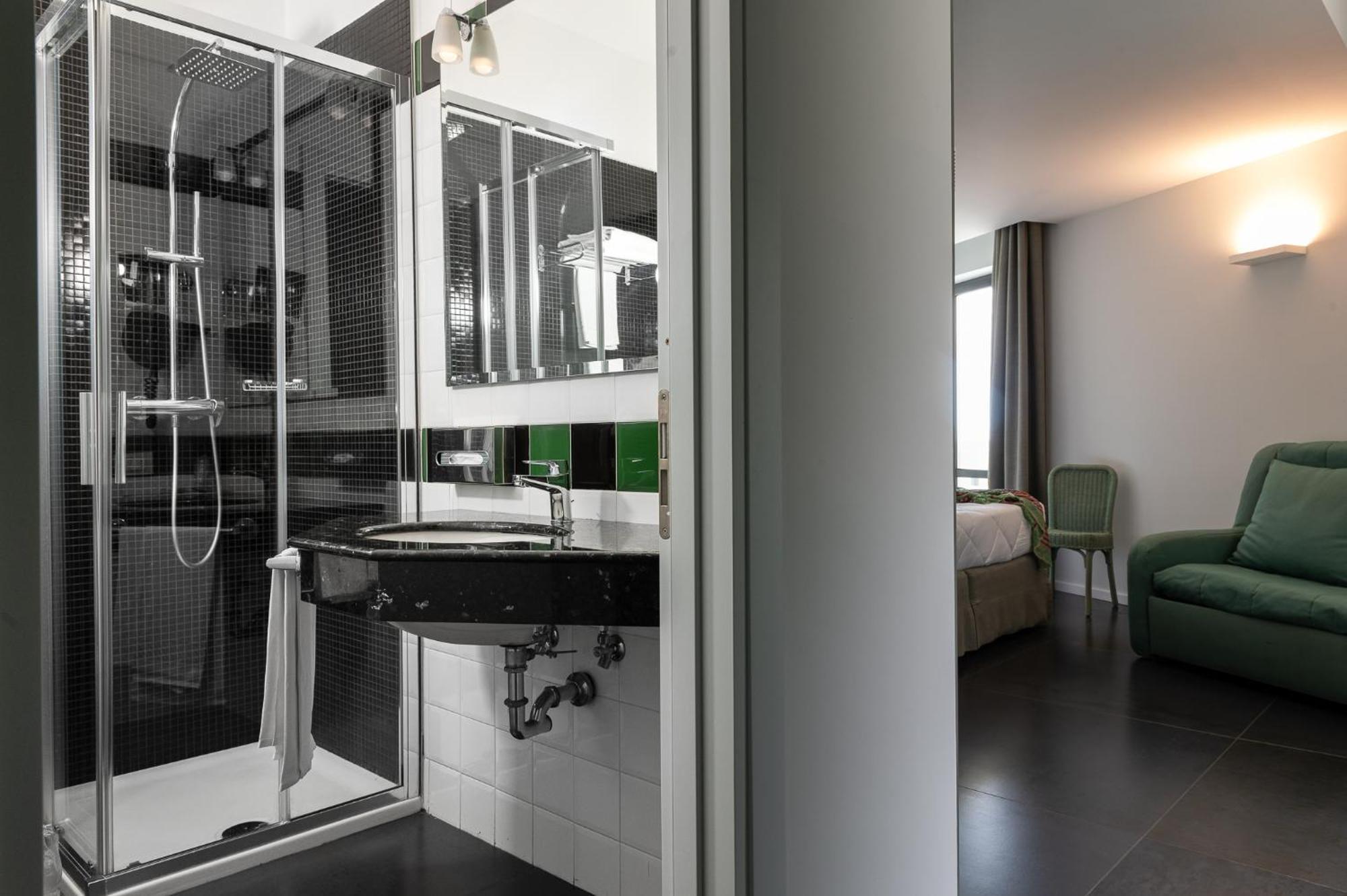 Rada Siri Hotel 4*