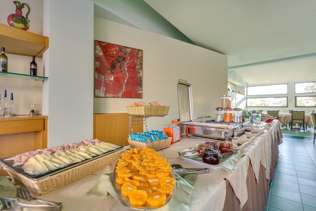 Rada Siri Hotel 4*